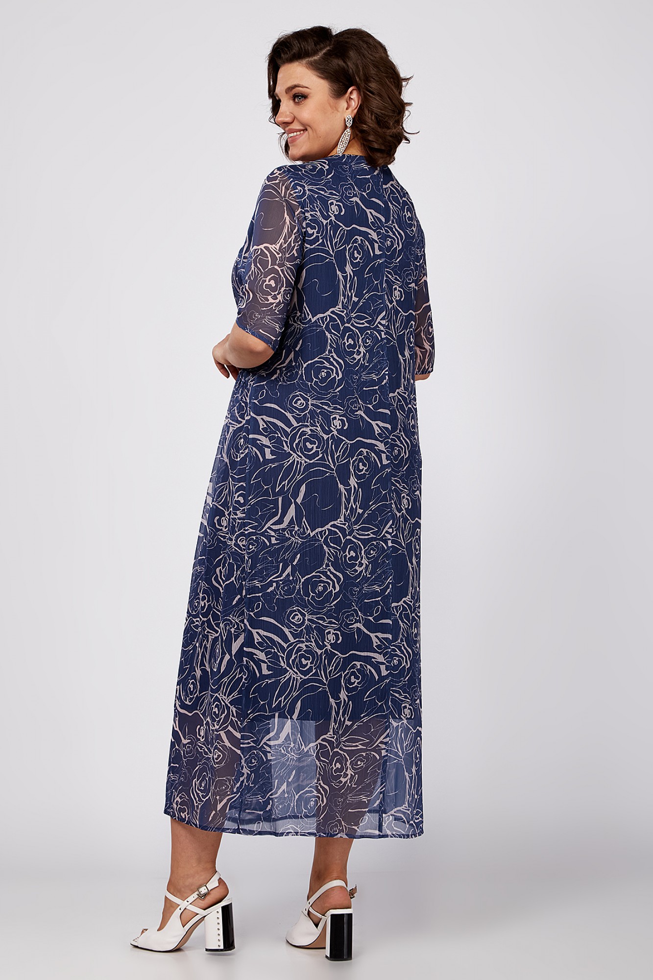 Кухонный инвентарь для столовой. Гастелло 35а самара на карте. Ресторан комплект тольятти. Витрины пекарен. Витрины пекарен.