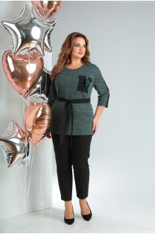 Anastasia Mak 655 #1