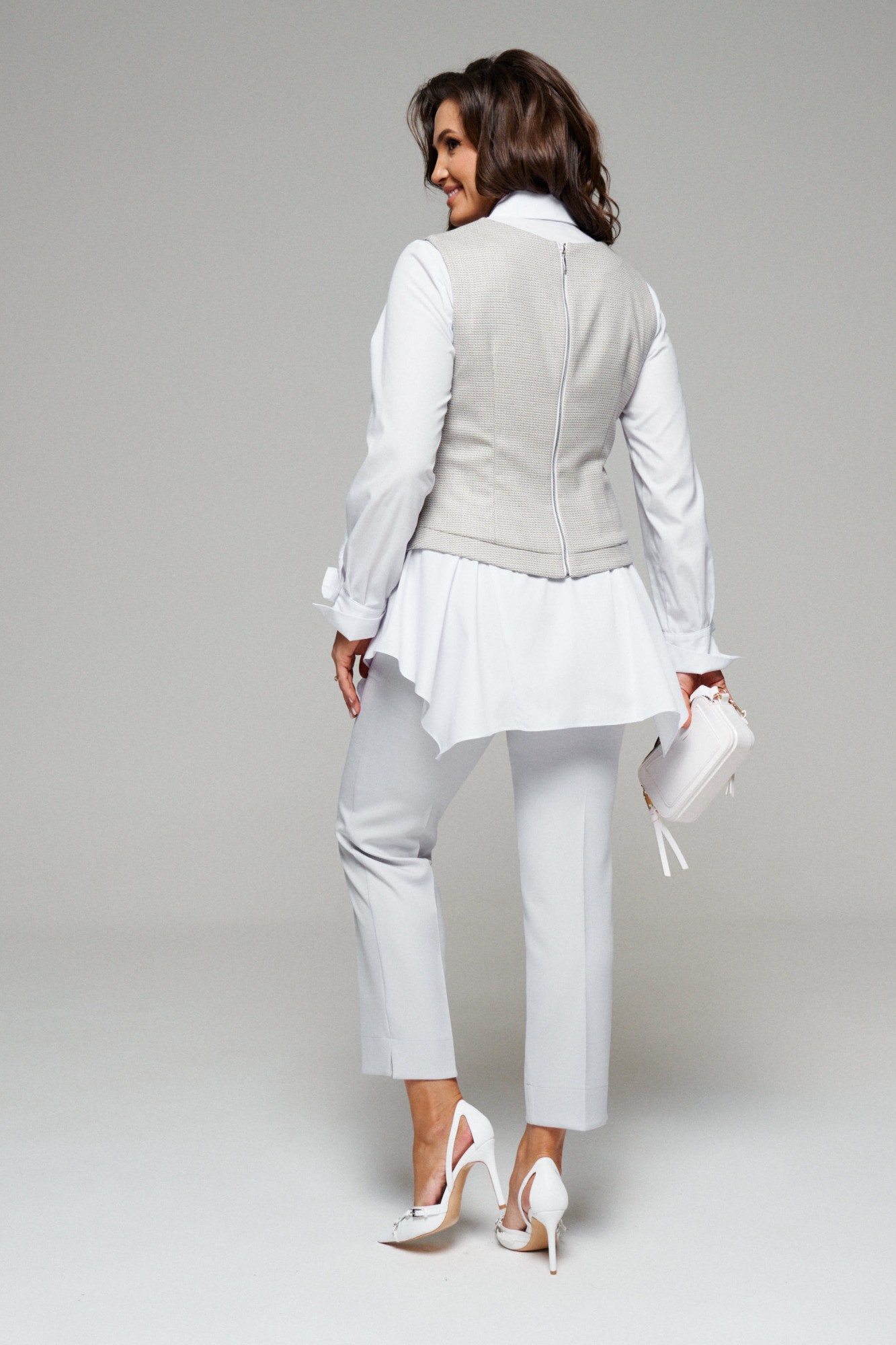 брюки женские 2022. брюки 2022. классические брюки женские. прямые широкие брюки женские. модные брюки женские 2022-2023.