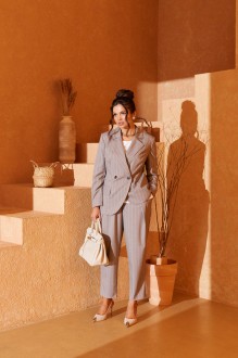 Брючный костюм Beautiful&Free 6418 тройка полоска песочная