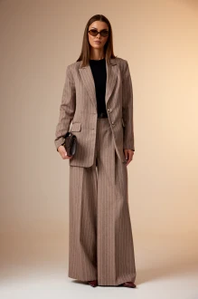 Брючный костюм N.O.W. 1660 тройка кофейный, полоска