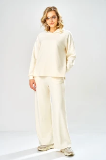 Брючный костюм Diamant 2147 молочный